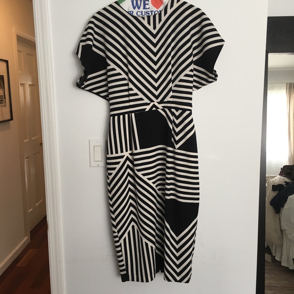 Geometric Stripe Dress with peekaboo Back